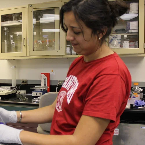 Headshot of Claudia Lavarreda