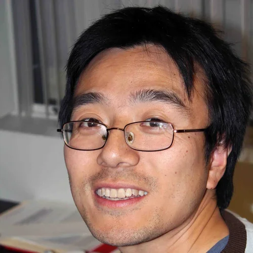 Headshot of Jianwei Liu