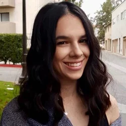 Headshot of Valentina Alonso